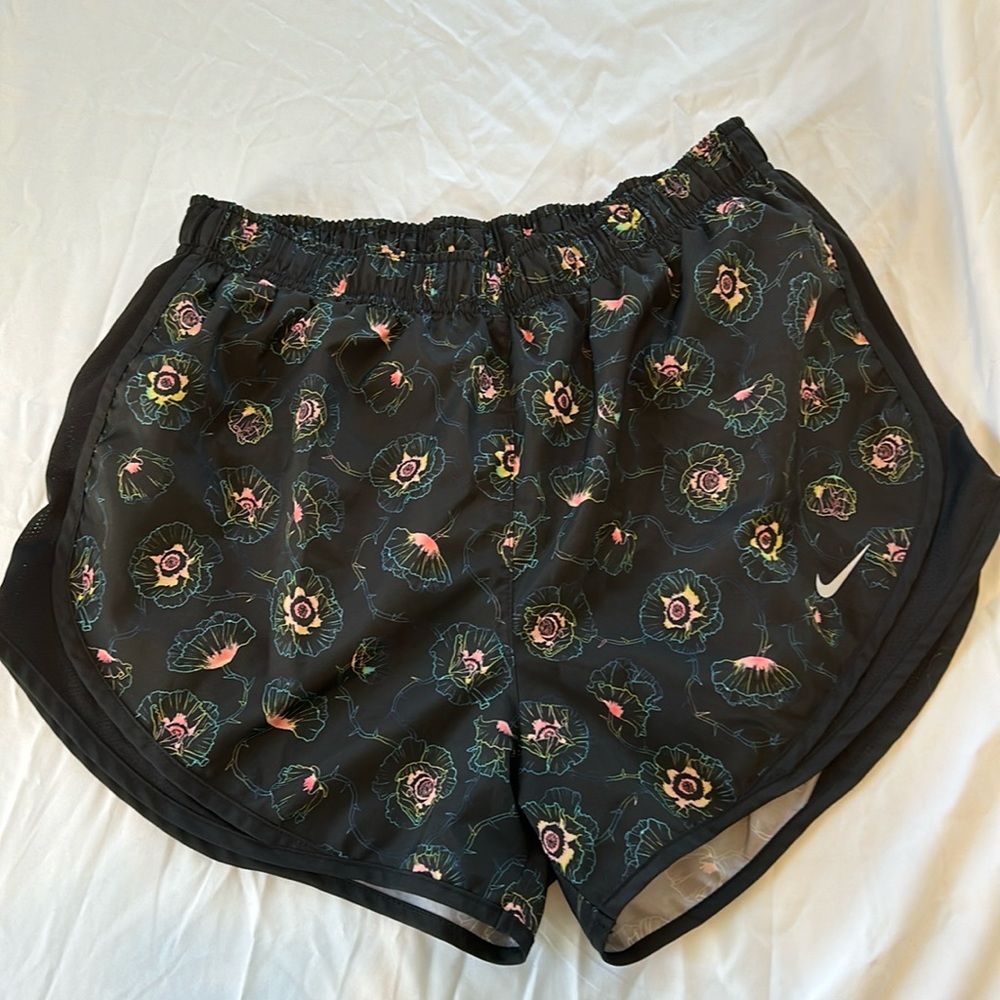 Nike running short